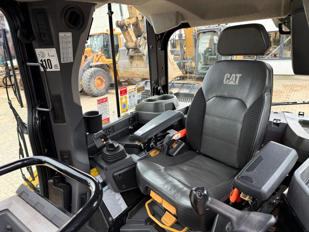 Caterpillar D5