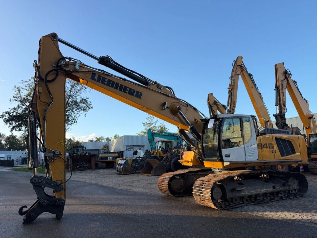 Liebherr R946