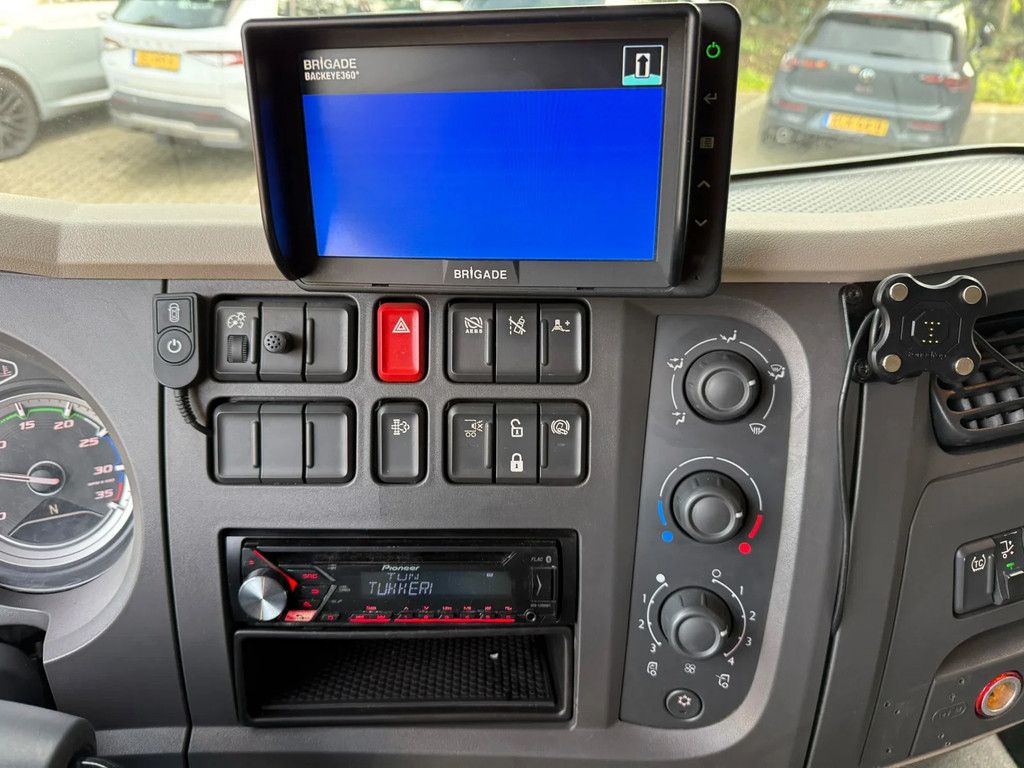DAF LF 210 2.5T LBW 8.1M Koffer ACC NL Truck APK/TUV 03-2027
