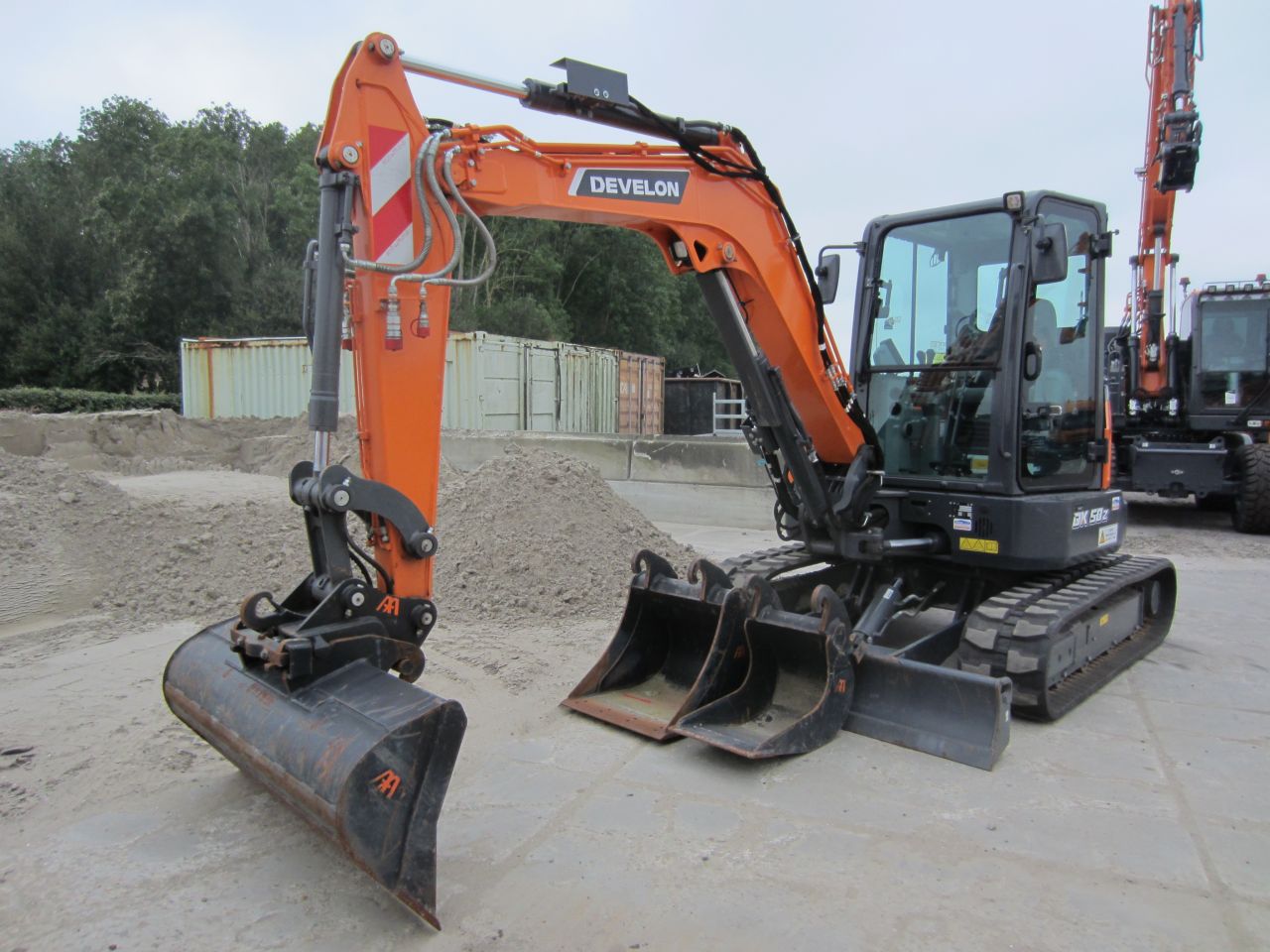 Develon DX50z-7