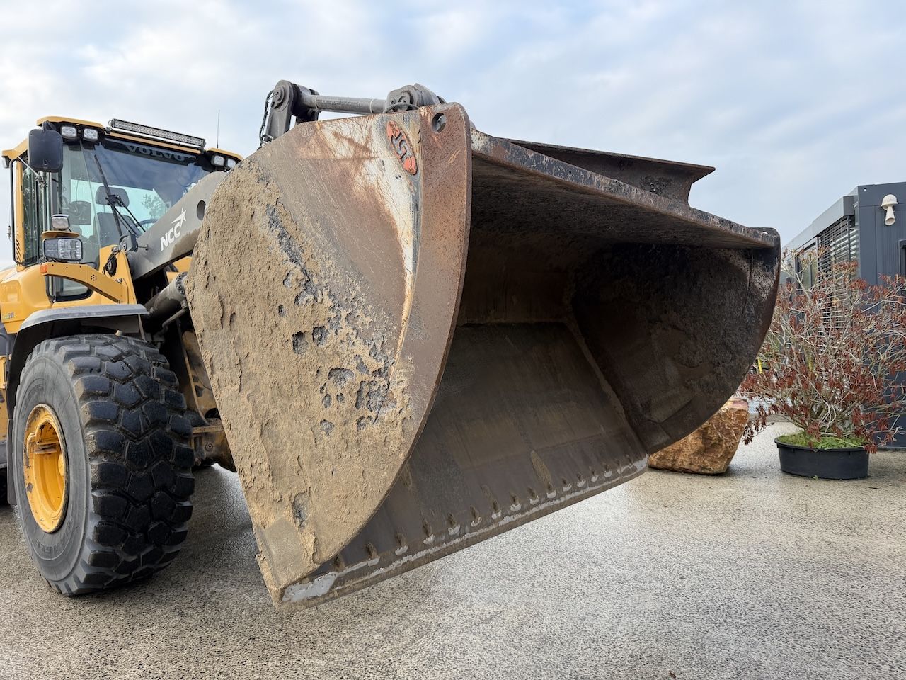 Dichte bak Volvo L120H 280cm 4000ltr