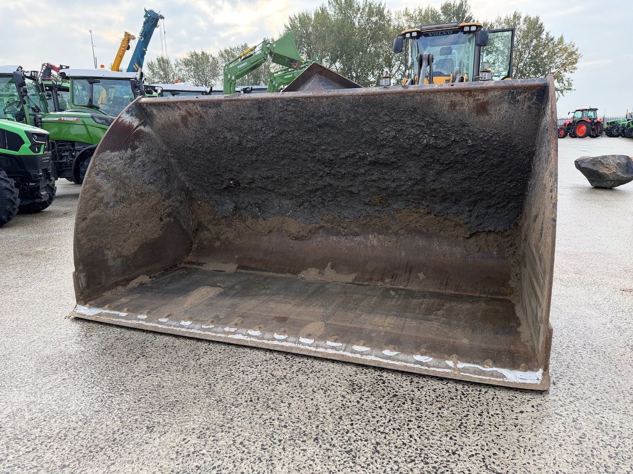 Dichte bak Volvo L120H 280cm 4000ltr