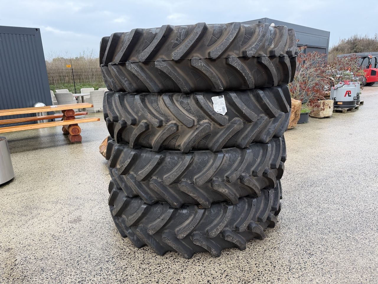 Agri banden 520-85-R42 Set banden nieuw