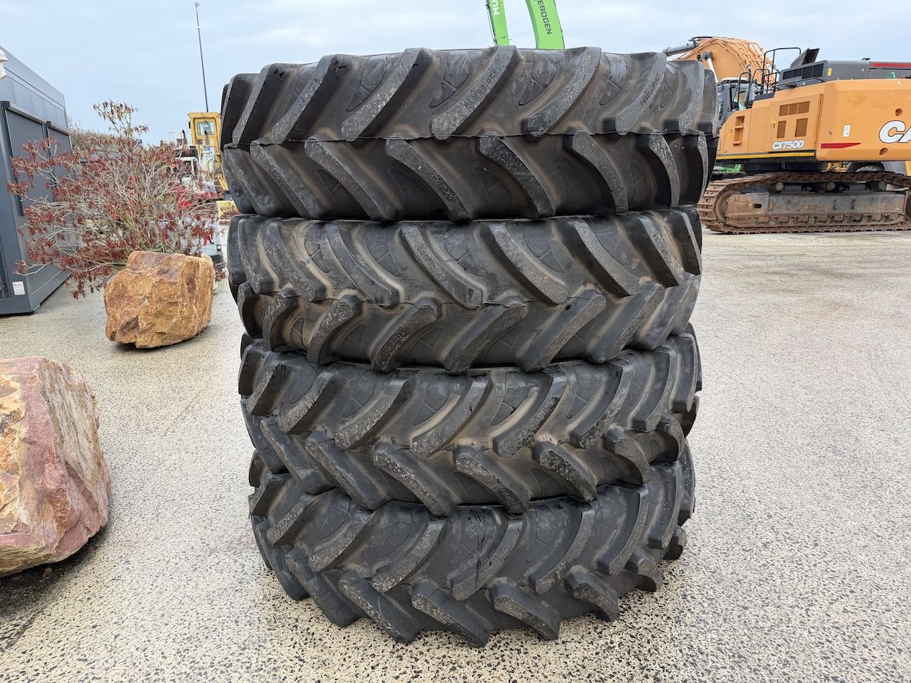 Agri banden 520-85-R42 Set banden nieuw