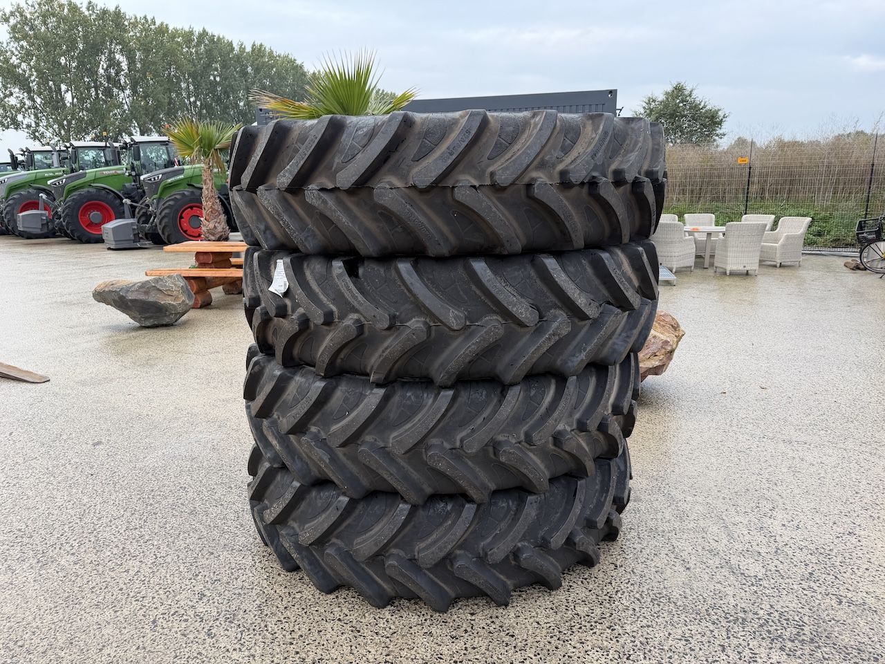 Agri banden 520-85-R42 Set banden nieuw