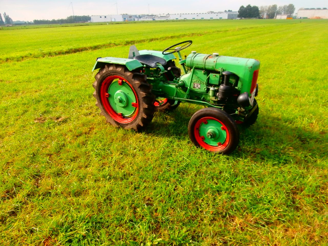 Holder B 10 A smalspoortractor goedlopend nw banden accu nette s
