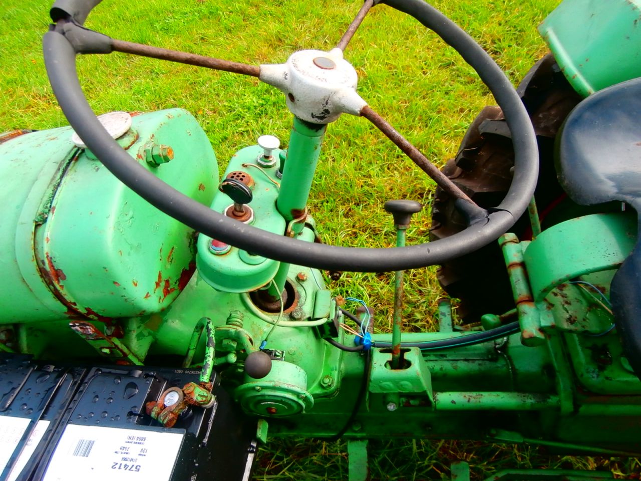 Holder B 10 A smalspoortractor goedlopend nw banden accu nette s
