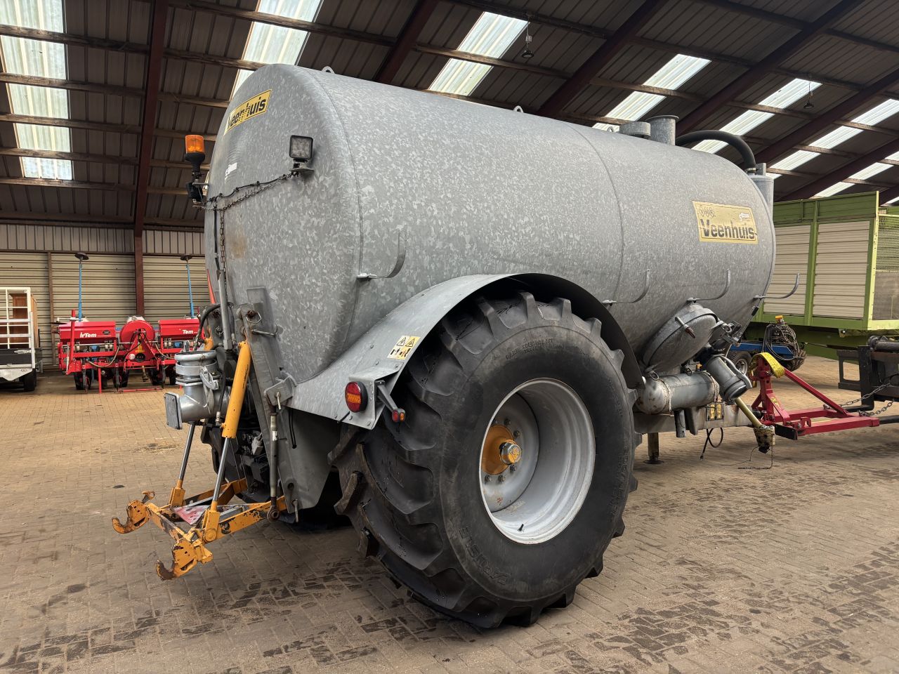 Veenhuis 12.5 m3 mesttank met hef