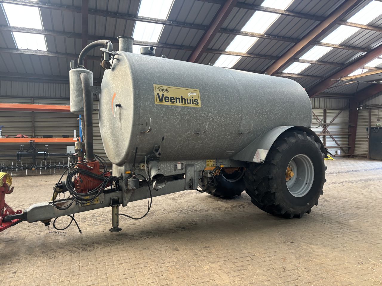Veenhuis 12.5 m3 mesttank met hef