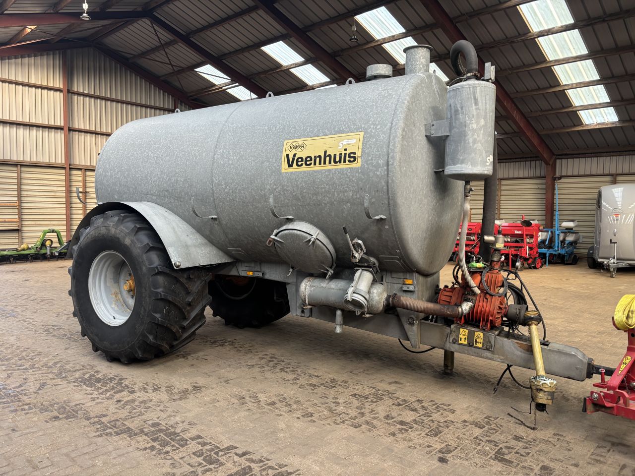 Veenhuis 12.5 m3 mesttank met hef