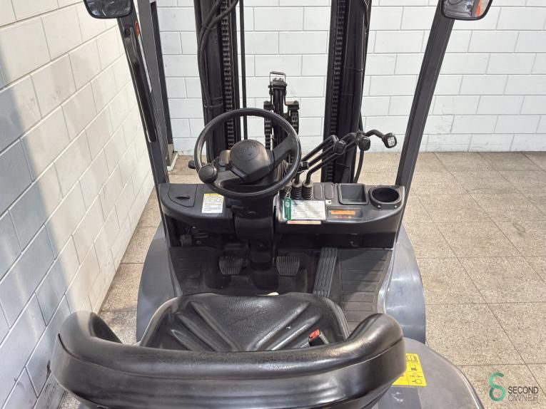 Forklifts LPG Toyota 02-8 FGF 25 2008 Triplex