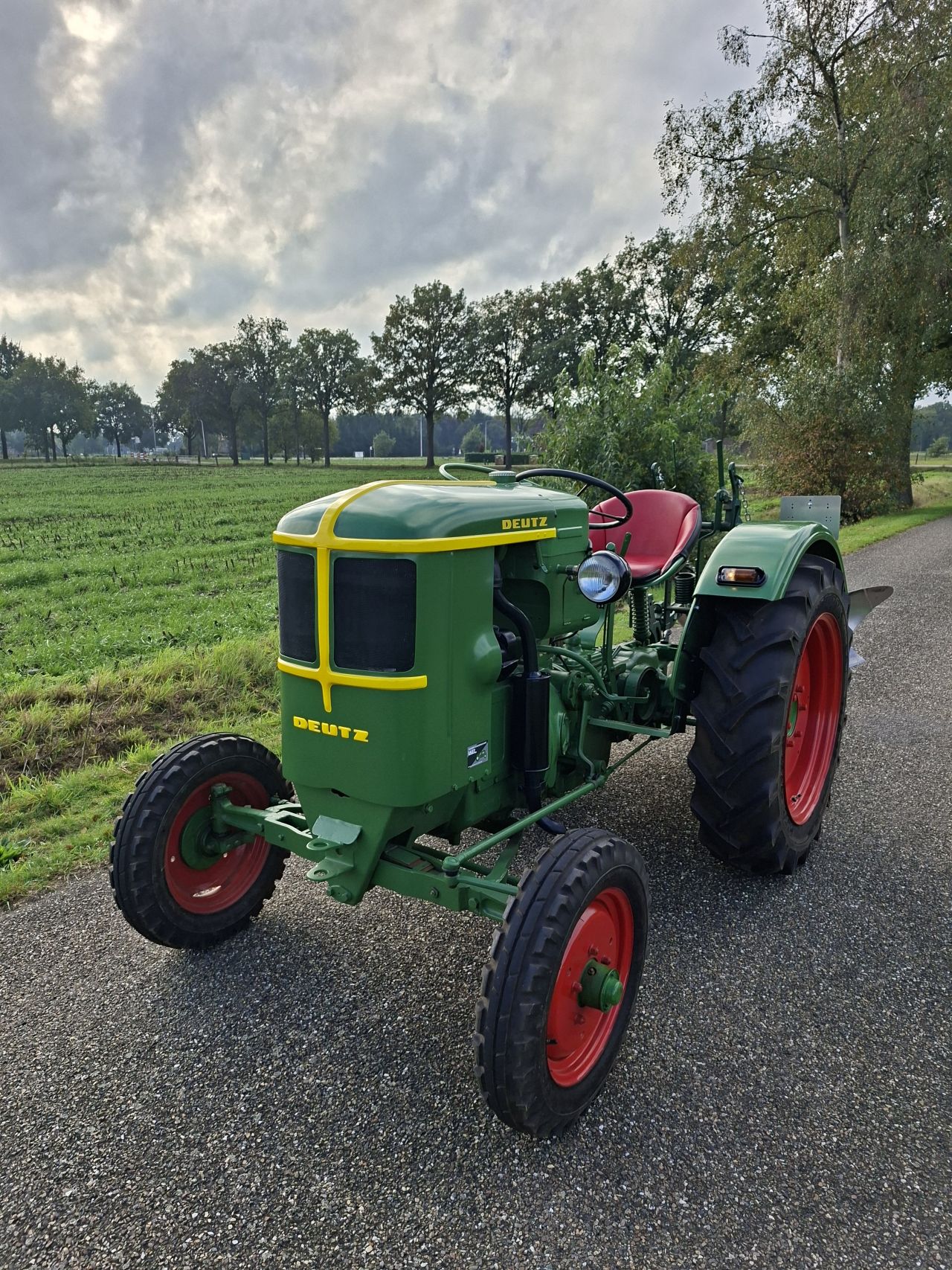 Deutz F1L514 met zeldzame ploeg | Fabriekstaat | NL Kenteken