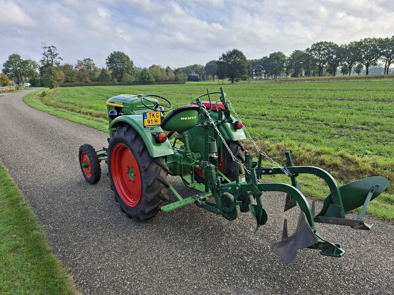 Deutz F1L514 met zeldzame ploeg | Fabriekstaat | NL Kenteken