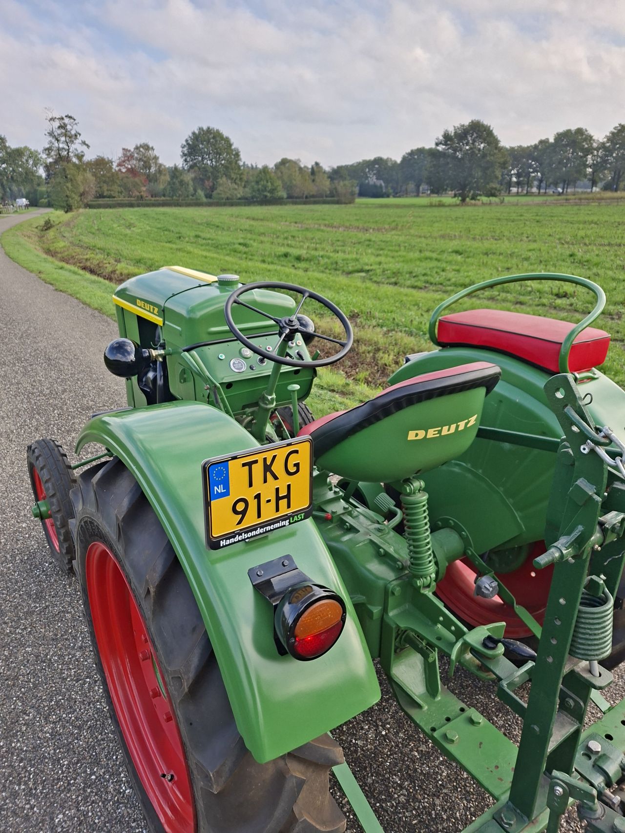 Deutz F1L514 met zeldzame ploeg | Fabriekstaat | NL Kenteken