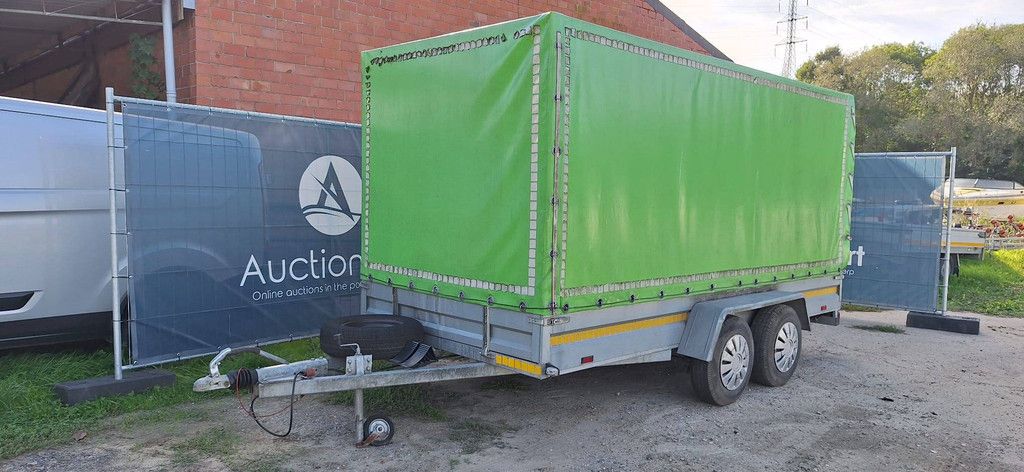 Geschlossener Anhänger Lora 2500 kg