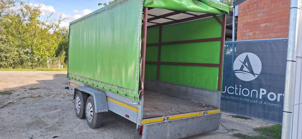 Geschlossener Anhänger Lora 2500 kg