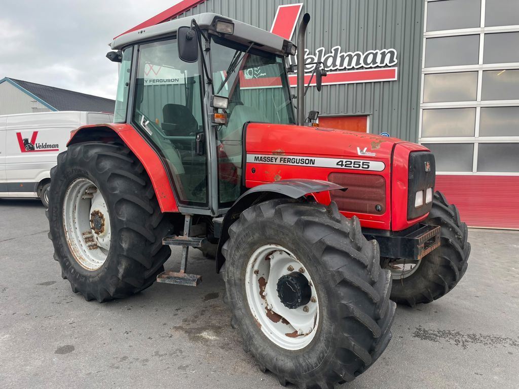 Massey Ferguson 4255