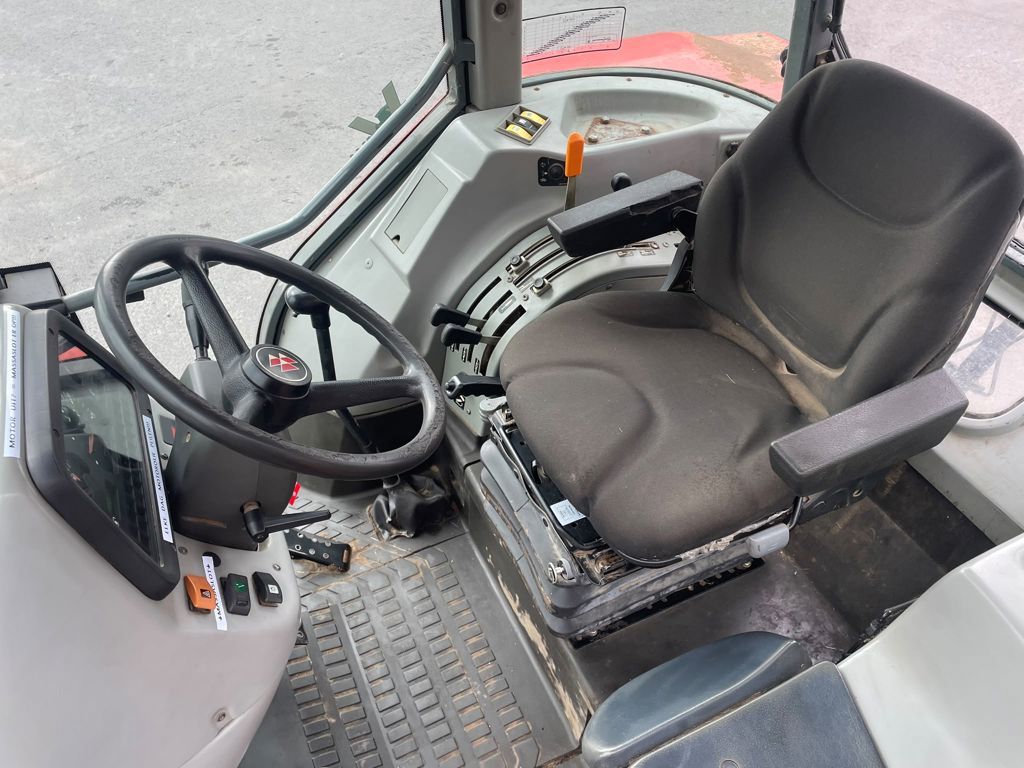 Massey Ferguson 4255