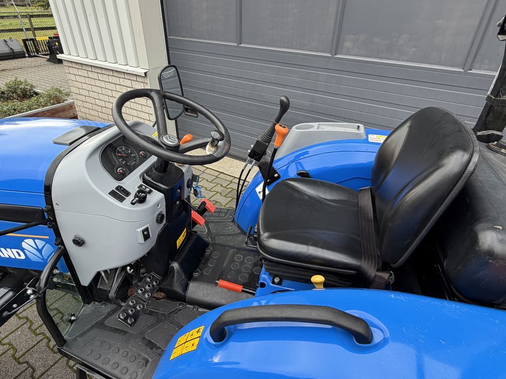 New Holland Boomer 50