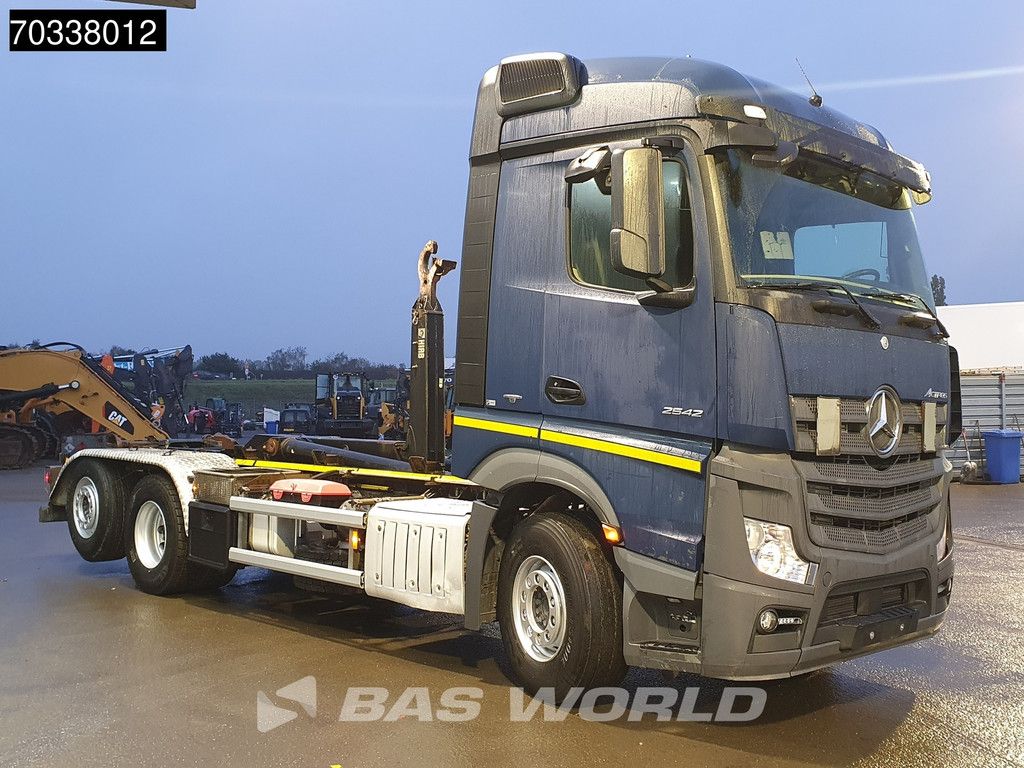 Mercedes Actros 2542 6X2 HIAB XR21S59 containersystem Lift+steering axle Euro 5