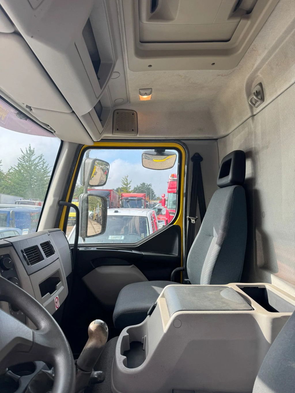 Volvo FL 240 **MANUAL GEARBOX-BELGIAN ORIGINE**