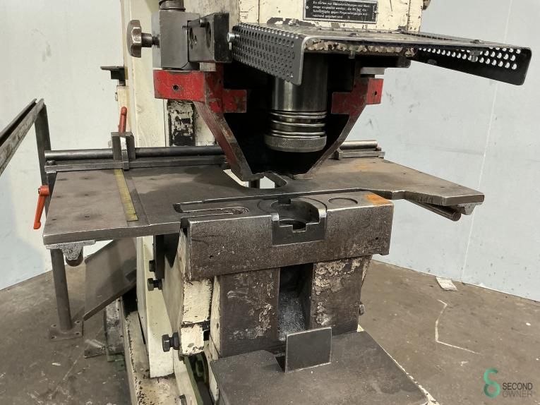 Pons-knipmachines Mubea KBLH1000