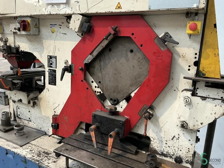 Pons-knipmachines Mubea KBLH1000