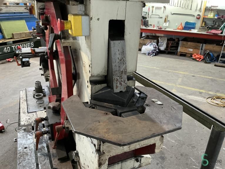 Pons-knipmachines Mubea KBLH1000