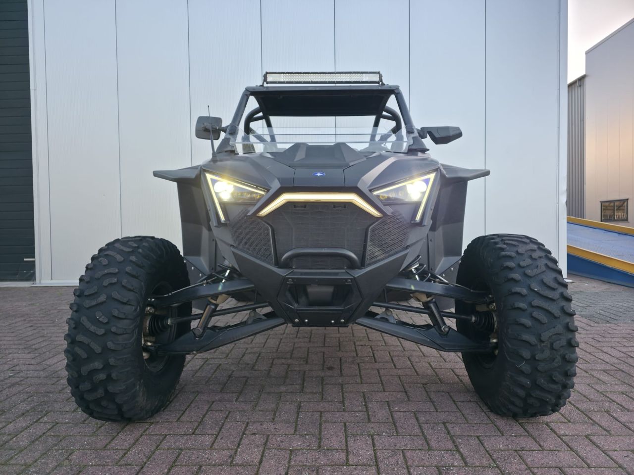 Uniek! Polaris Pro R - 2.0L = 225PK (2022) met L7e papieren