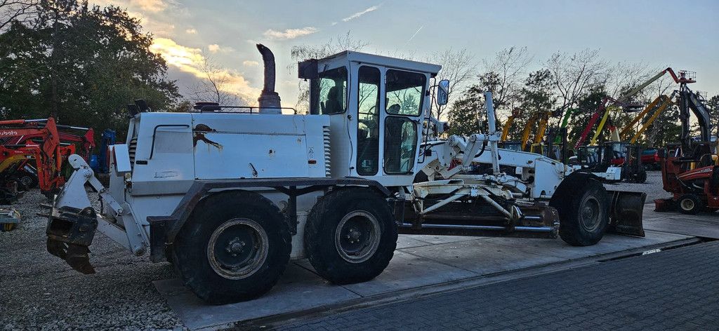 Komatsu GD650 A GRADER