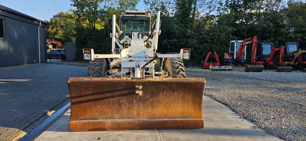 Komatsu GD650 A GRADER