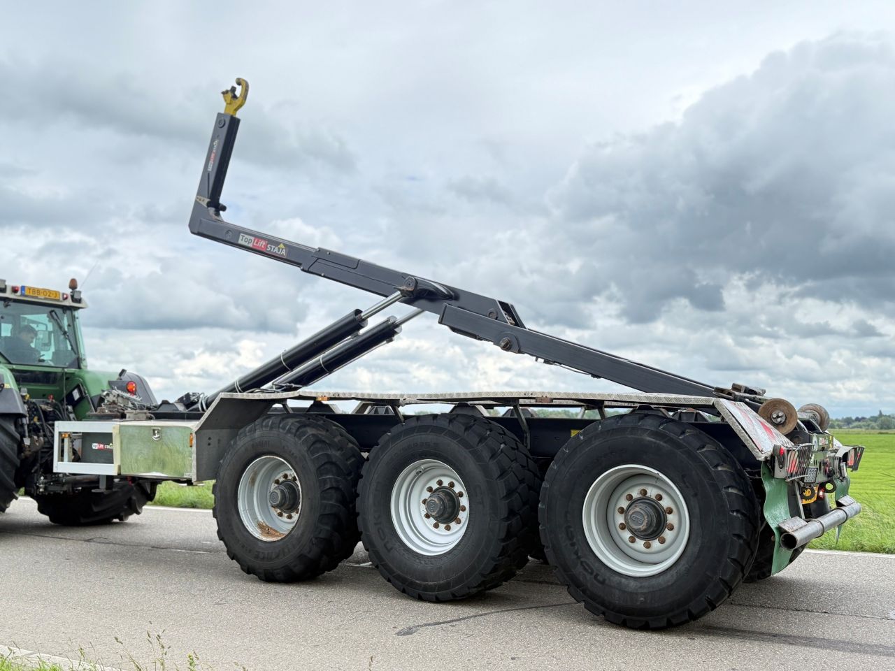 Toplift Staja haakarm carrier