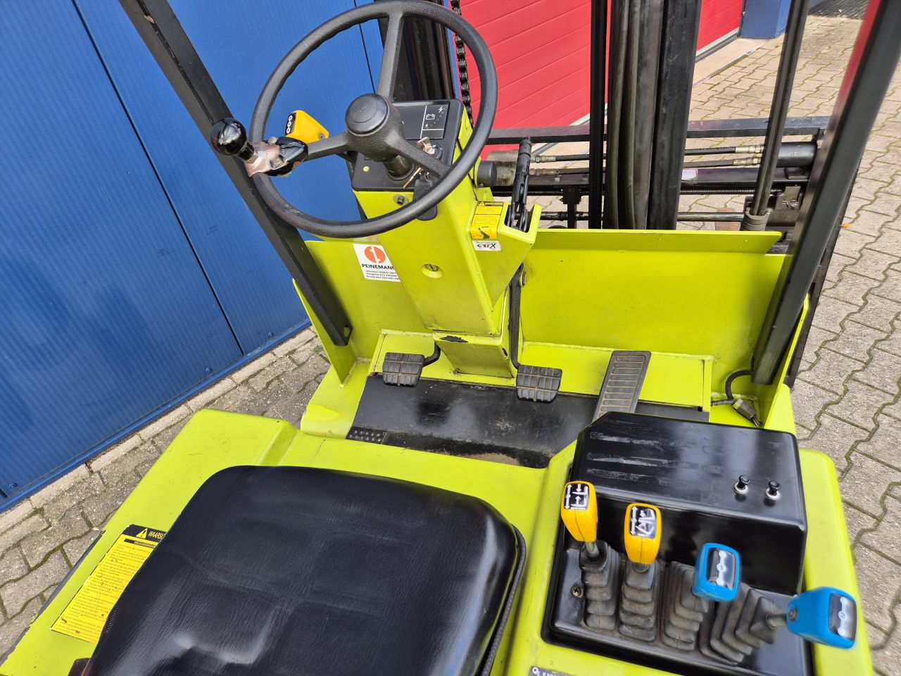 CLARK EPM30 HEFTRUCK 3 TONS MET SIDESHIFT EN VORKVERSTELLER