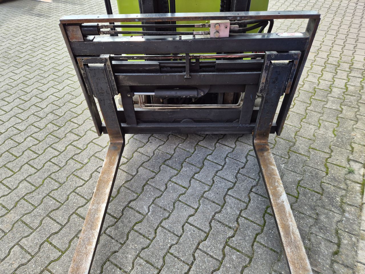 CLARK EPM30 HEFTRUCK 3 TONS MET SIDESHIFT EN VORKVERSTELLER