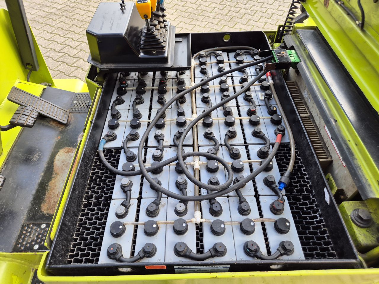 CLARK EPM30 HEFTRUCK 3 TONS MET SIDESHIFT EN VORKVERSTELLER