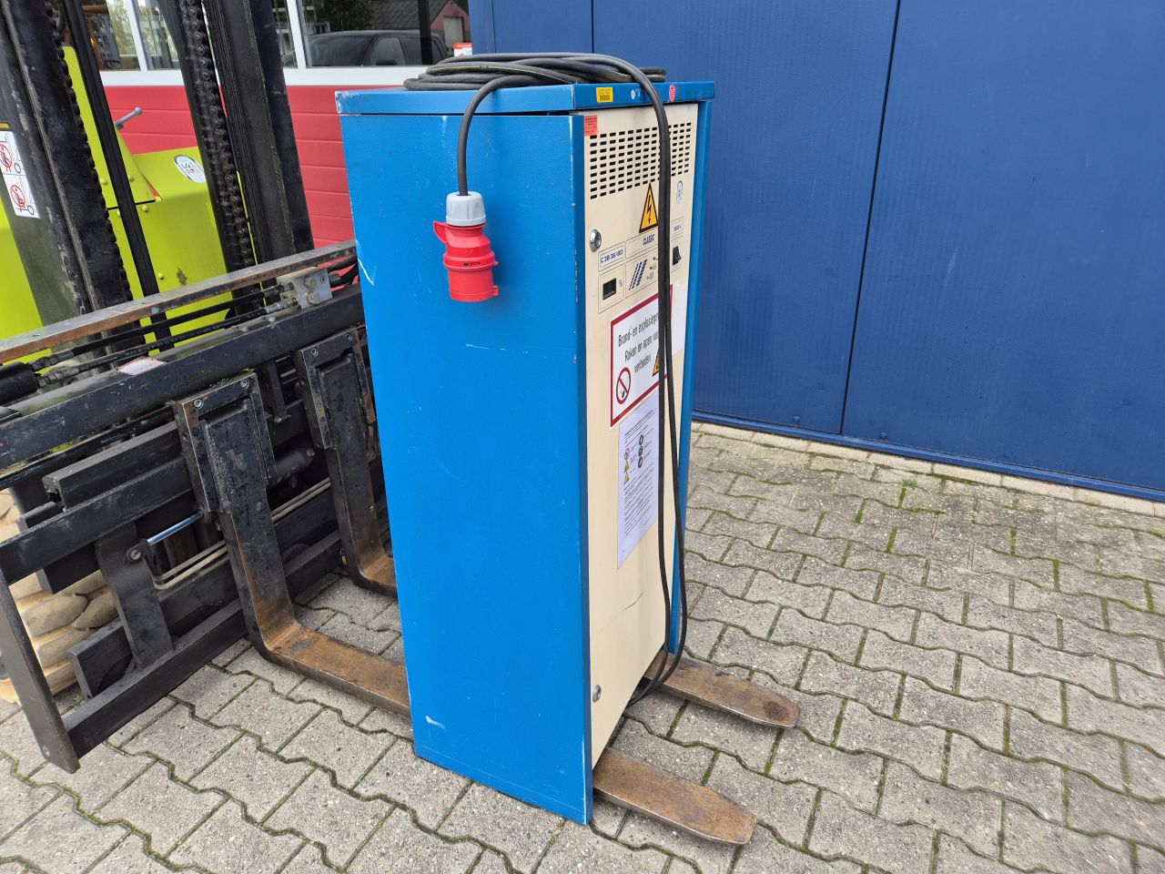 CLARK EPM30 HEFTRUCK 3 TONS MET SIDESHIFT EN VORKVERSTELLER