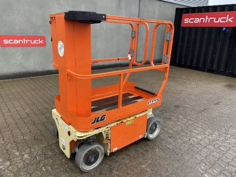JLG 1230ES