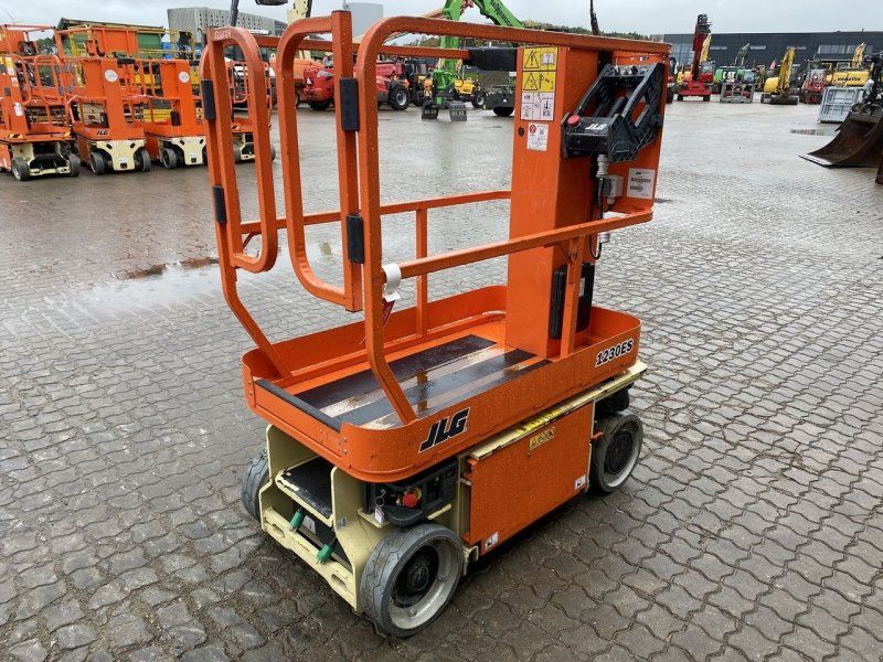JLG 1230ES
