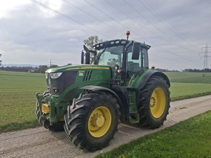 John Deere 6215 R