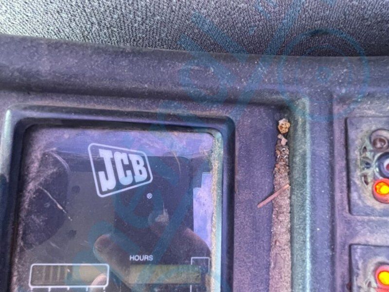 JCB 8060