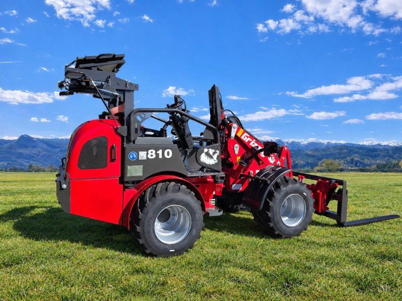 Grizzly 810 Hoflader 4WD Kubota offene Kabine kla
