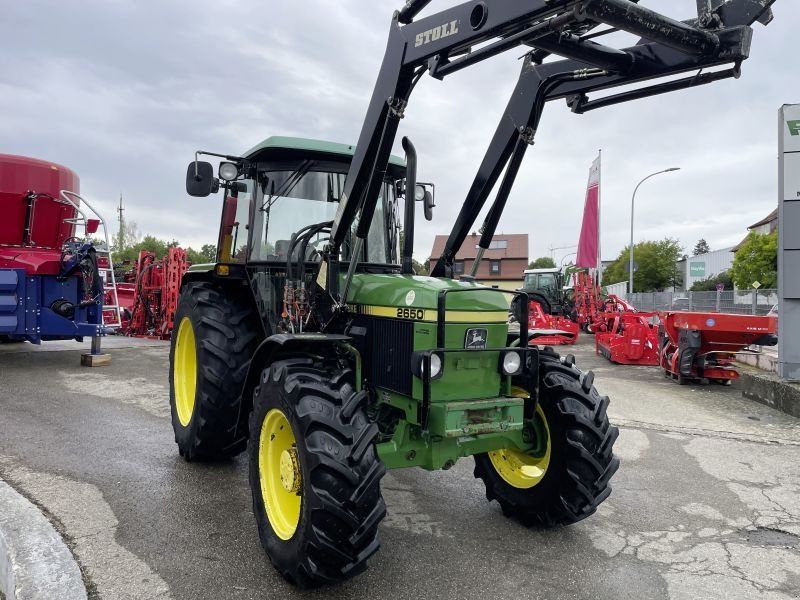 John Deere 2650