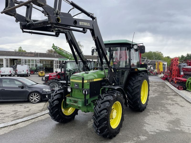 John Deere 2650