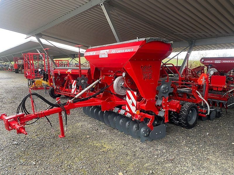 Unia FS 1500/3 Drive Drillmaschine mit Kurzscheibenegge
