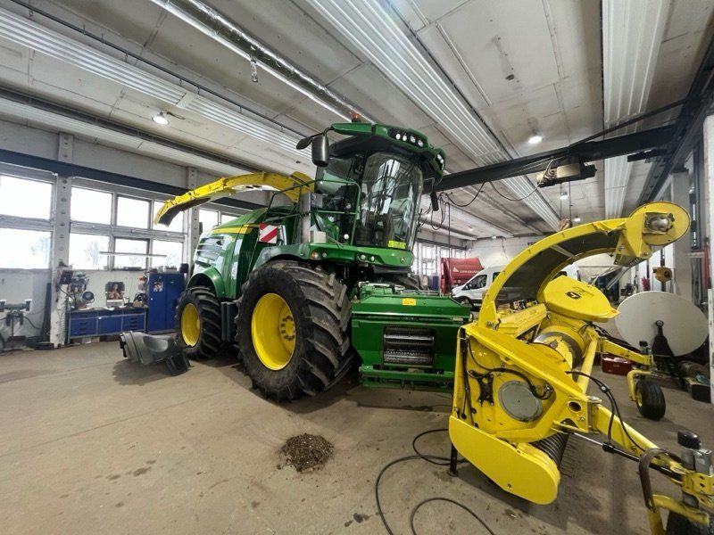 John Deere 8500