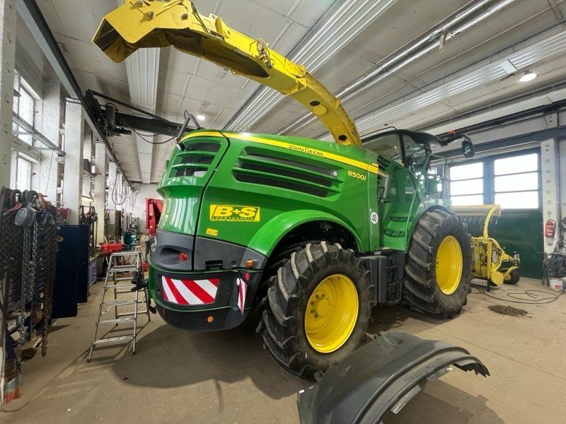 John Deere 8500