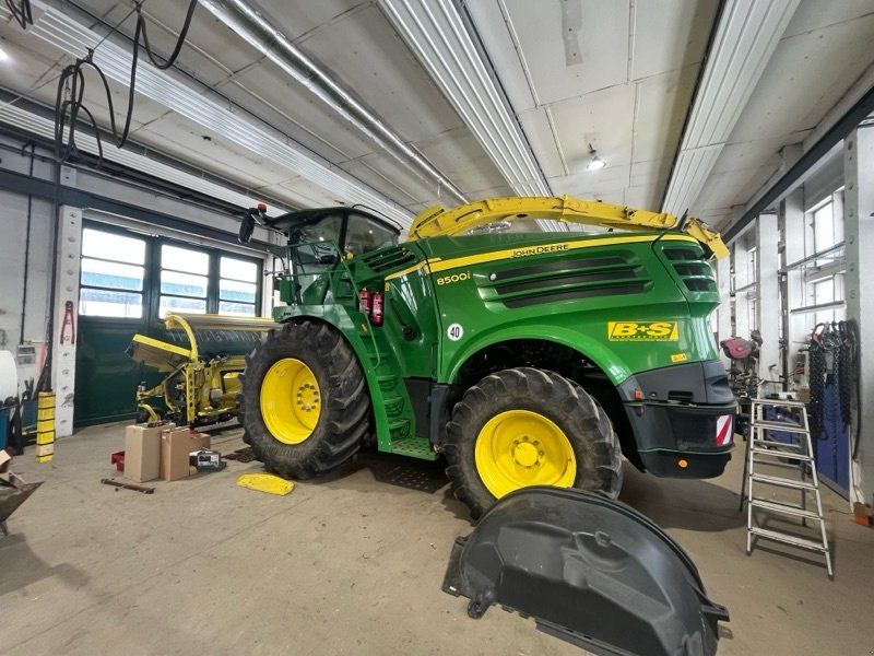 John Deere 8500