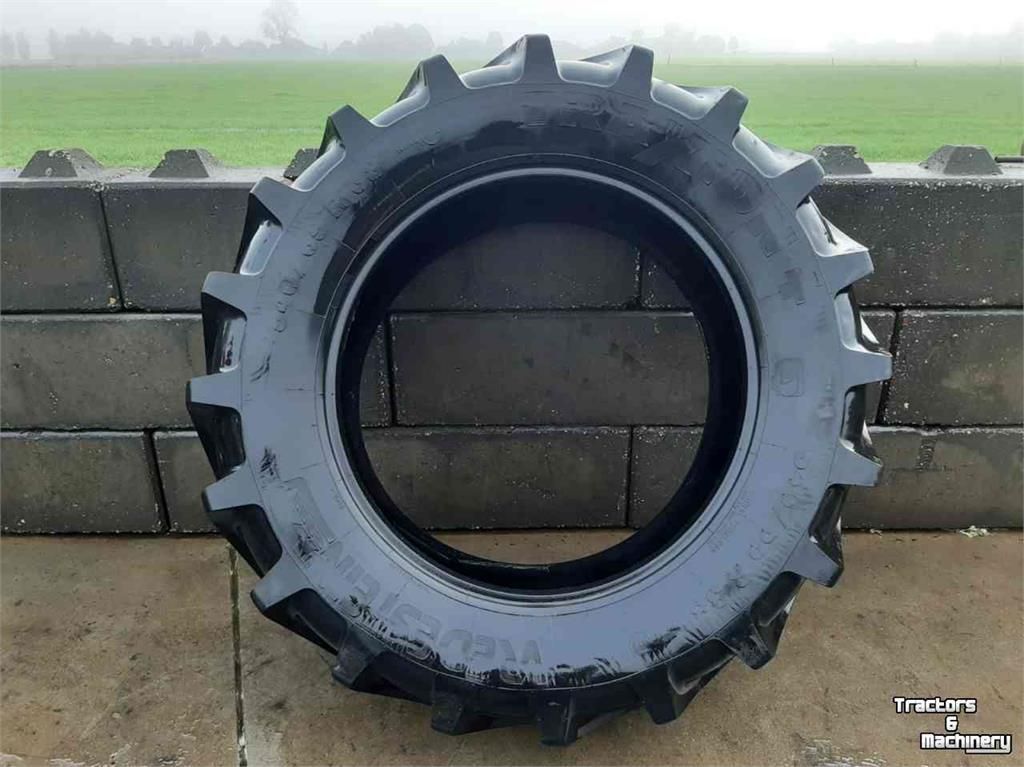 Vredestein 540/65XR38 5465R38 Vredestein