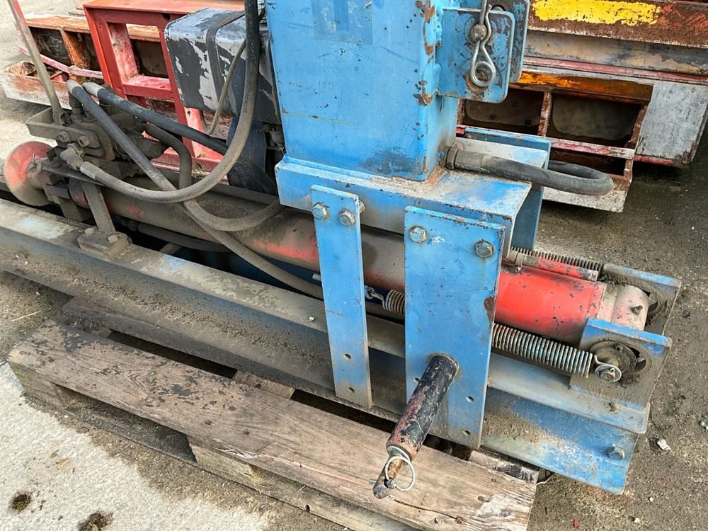 Hydraulischer Holzspalter