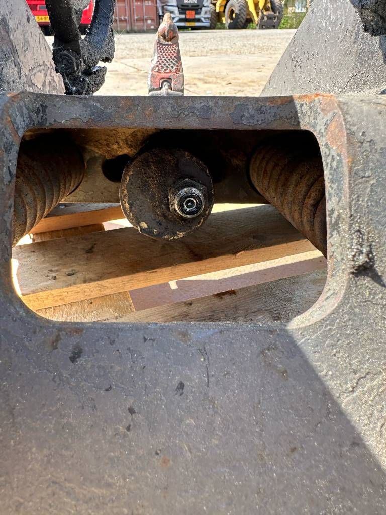 Matt Nielen CW10 hydraulic quick hitch